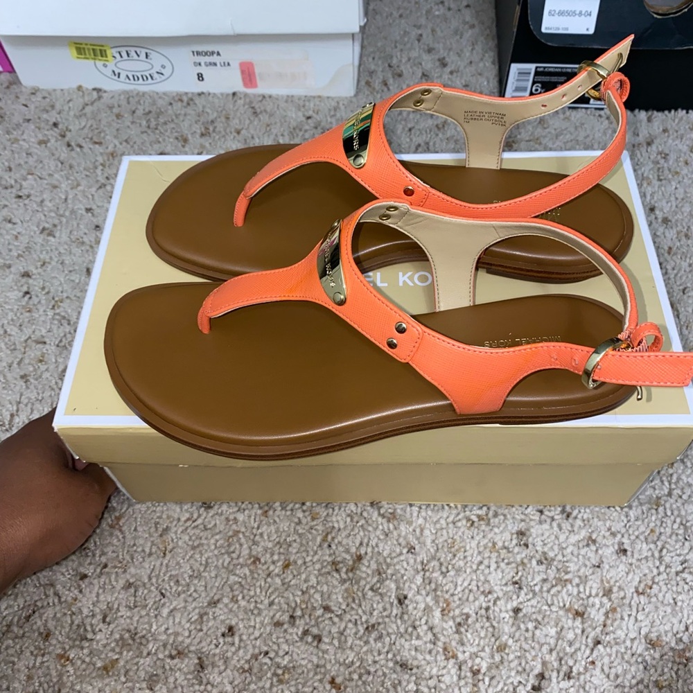 Michael Kors Sandels - Picture 4 of 6